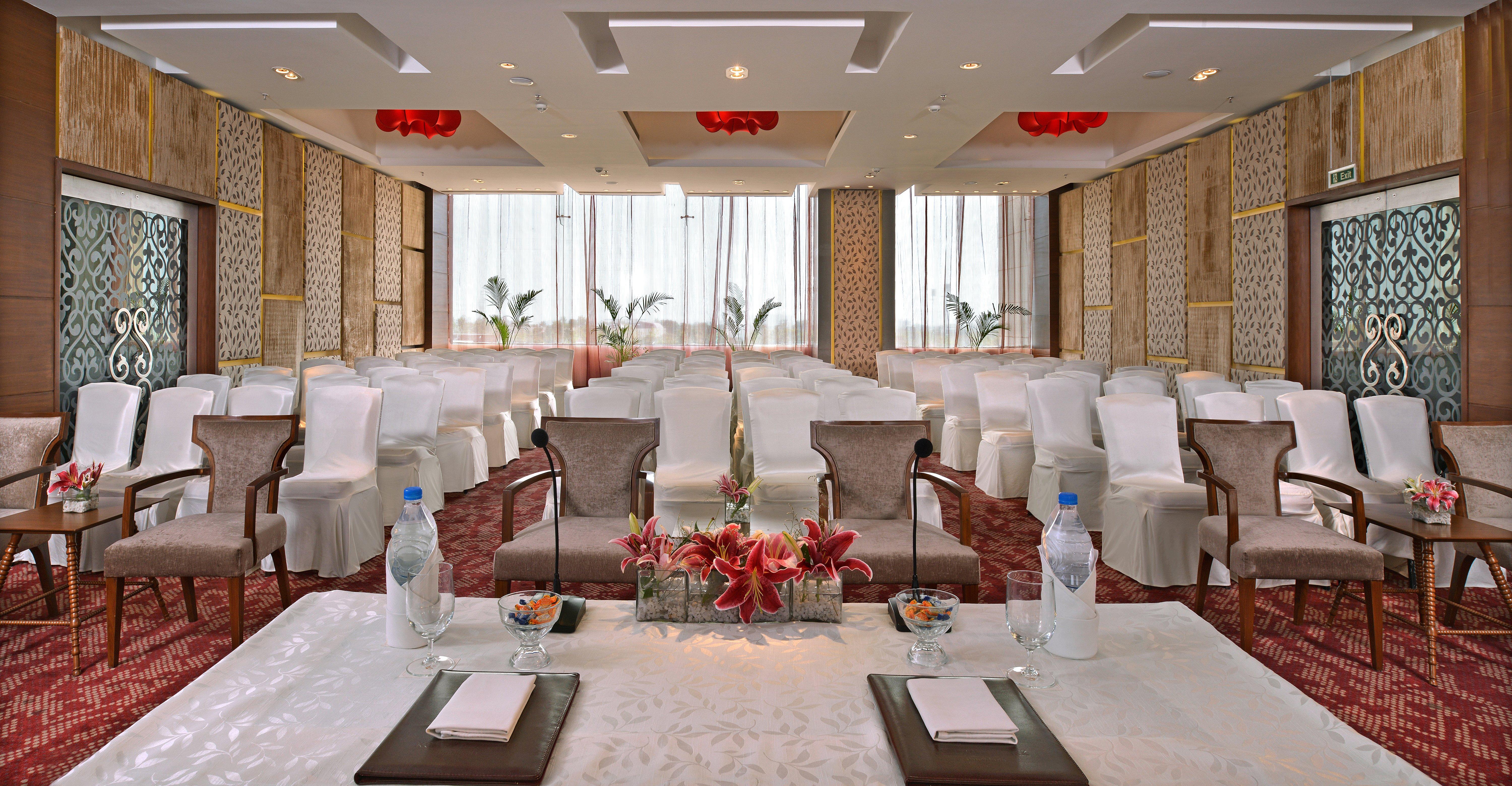 Holiday Inn Chandigarh Panchkula, An Ihg Hotel Exterior foto Meeting room